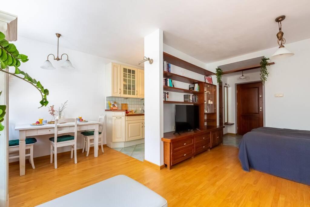 Appartamento Cozy, Bright, Comfy Studio Next To The Old Town. Varsavia Esterno foto