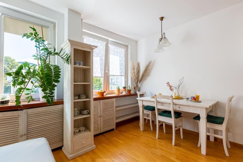 Appartamento Cozy, Bright, Comfy Studio Next To The Old Town. Varsavia Esterno foto
