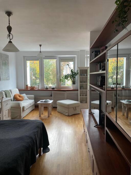 Appartamento Cozy, Bright, Comfy Studio Next To The Old Town. Varsavia Esterno foto