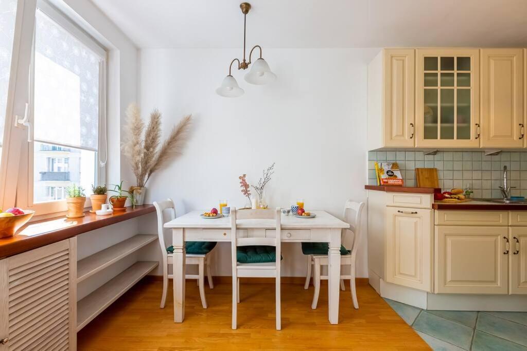 Appartamento Cozy, Bright, Comfy Studio Next To The Old Town. Varsavia Esterno foto